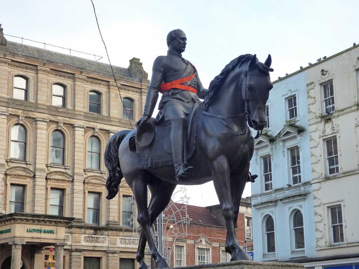 Statue+of+Prince+Albert+at+Queen+Square+in+Wolverhampton